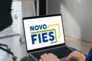 tela de computador mostrando logo FIES