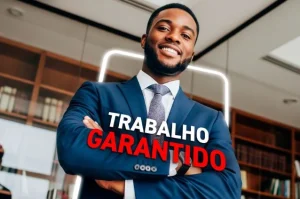 estudante de faculdade com selo de trabalho garantido