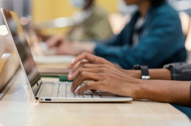 Profissional da área de tecnologia, uma das que mais crescem no Brasil