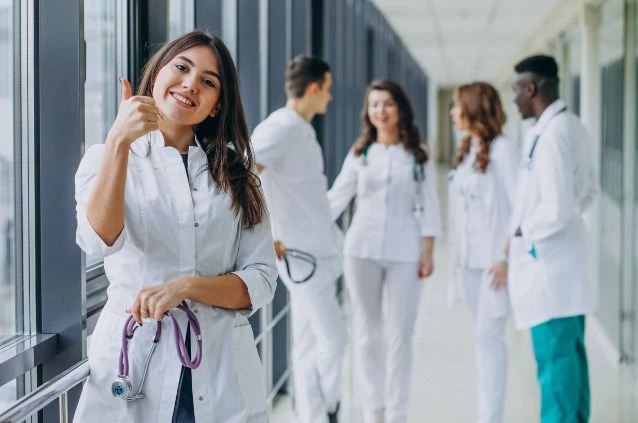 alunas de enfermagem ou medicina